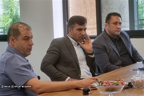 صبح امروز و در محل فدراسیون کشتی : 
